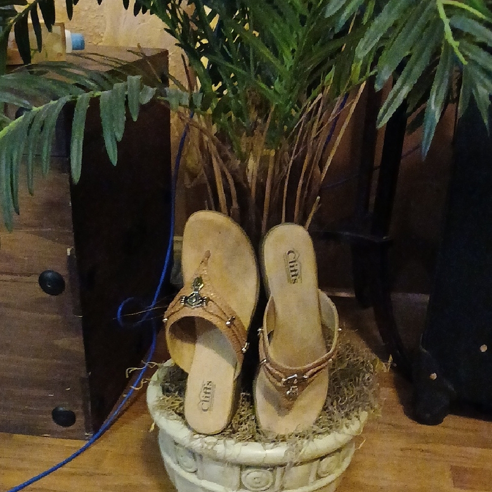 Cliffs By White Mountain Tan Sandals